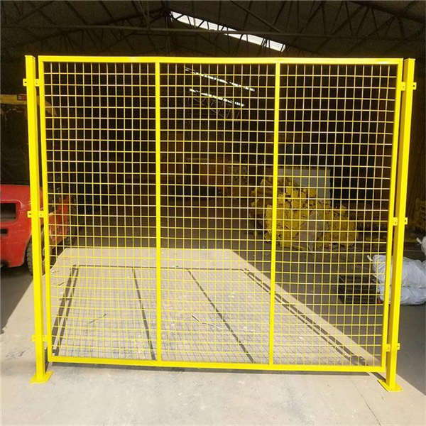 簡單圈地雙邊護(hù)欄網(wǎng) 綠色彎頭防護(hù)網(wǎng) 廠區(qū)工業(yè)區(qū)外墻鐵圍欄