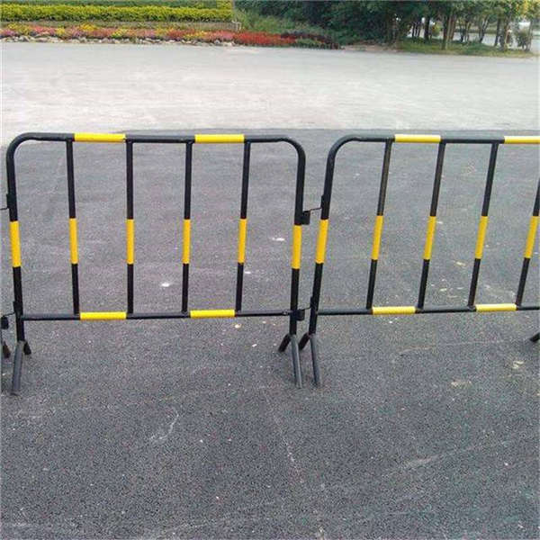 黃黑基坑護(hù)欄網(wǎng) 1*1.5米圓管臨邊欄桿 施工工地防護(hù)網(wǎng)